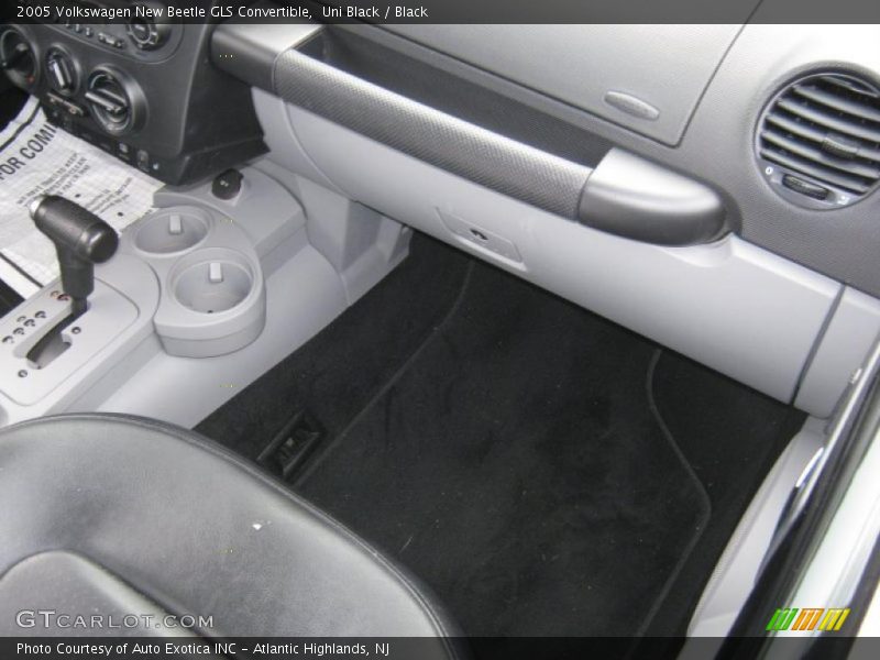 Uni Black / Black 2005 Volkswagen New Beetle GLS Convertible