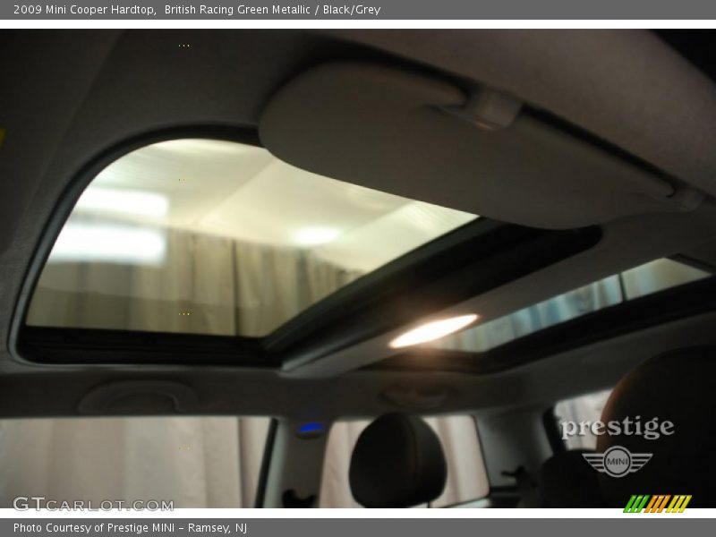 British Racing Green Metallic / Black/Grey 2009 Mini Cooper Hardtop