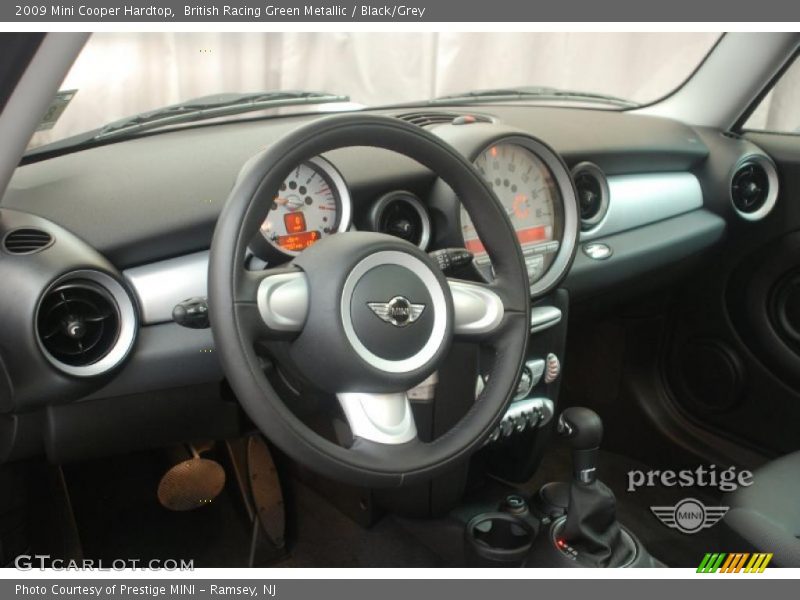 British Racing Green Metallic / Black/Grey 2009 Mini Cooper Hardtop