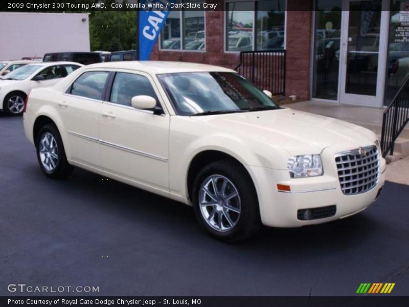 Cool Vanilla White / Dark Slate Gray 2009 Chrysler 300 Touring AWD