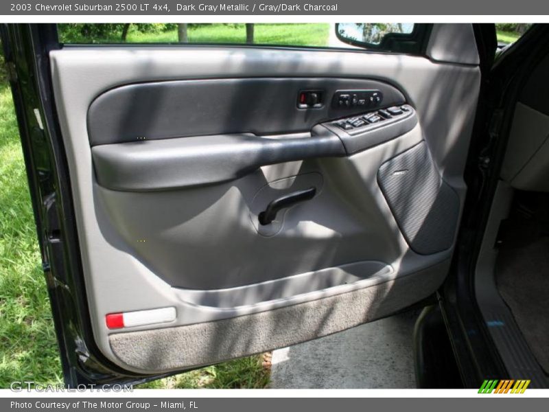 Dark Gray Metallic / Gray/Dark Charcoal 2003 Chevrolet Suburban 2500 LT 4x4