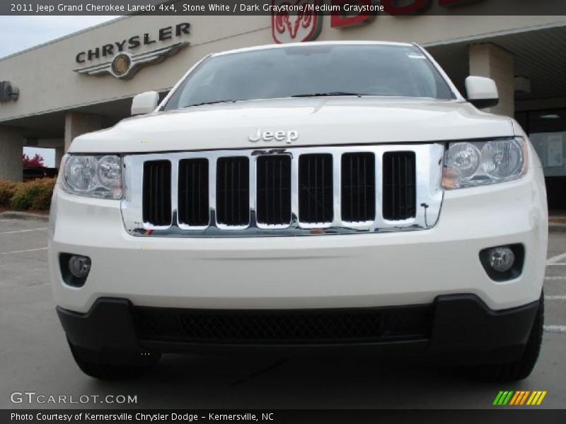 Stone White / Dark Graystone/Medium Graystone 2011 Jeep Grand Cherokee Laredo 4x4