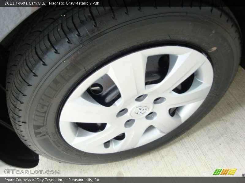 Magnetic Gray Metallic / Ash 2011 Toyota Camry LE