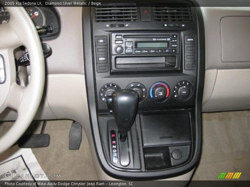 Diamond Silver Metallic / Beige 2005 Kia Sedona LX