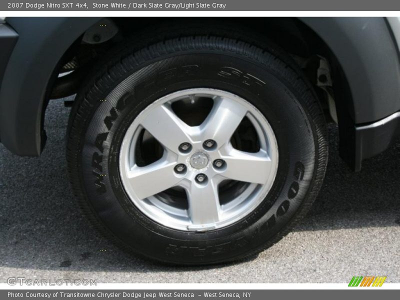 Stone White / Dark Slate Gray/Light Slate Gray 2007 Dodge Nitro SXT 4x4