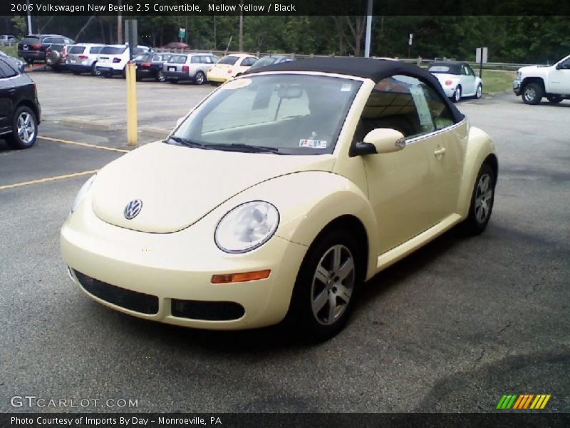 Mellow Yellow / Black 2006 Volkswagen New Beetle 2.5 Convertible