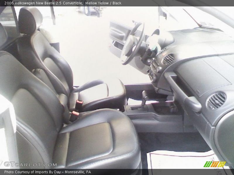 Mellow Yellow / Black 2006 Volkswagen New Beetle 2.5 Convertible