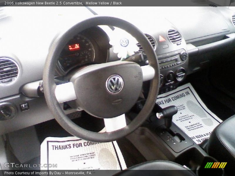 Mellow Yellow / Black 2006 Volkswagen New Beetle 2.5 Convertible