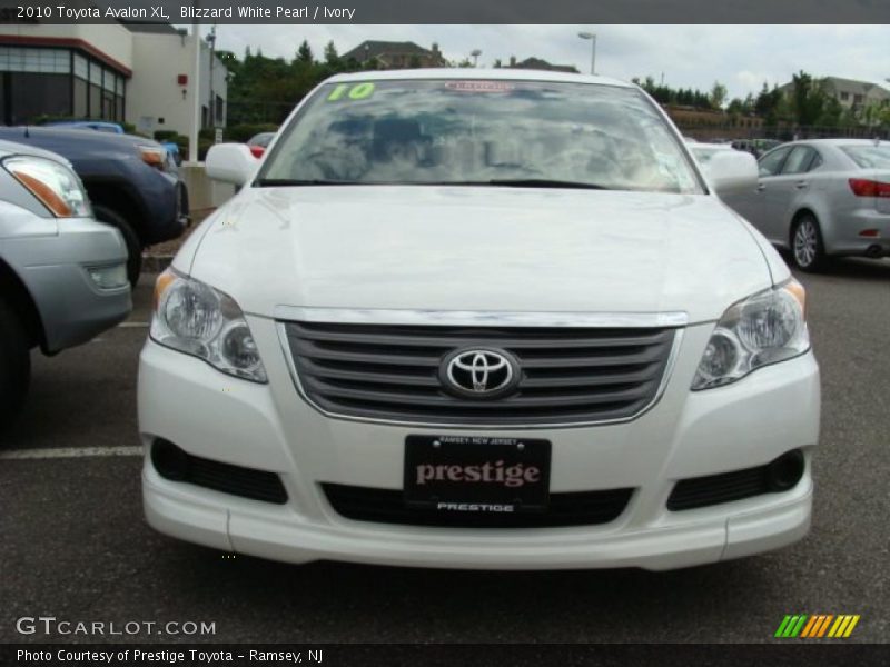 Blizzard White Pearl / Ivory 2010 Toyota Avalon XL