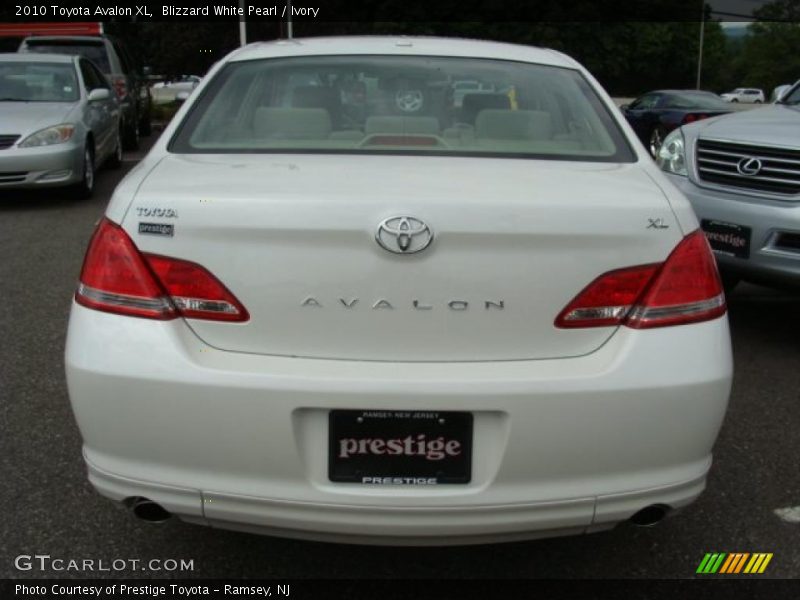Blizzard White Pearl / Ivory 2010 Toyota Avalon XL