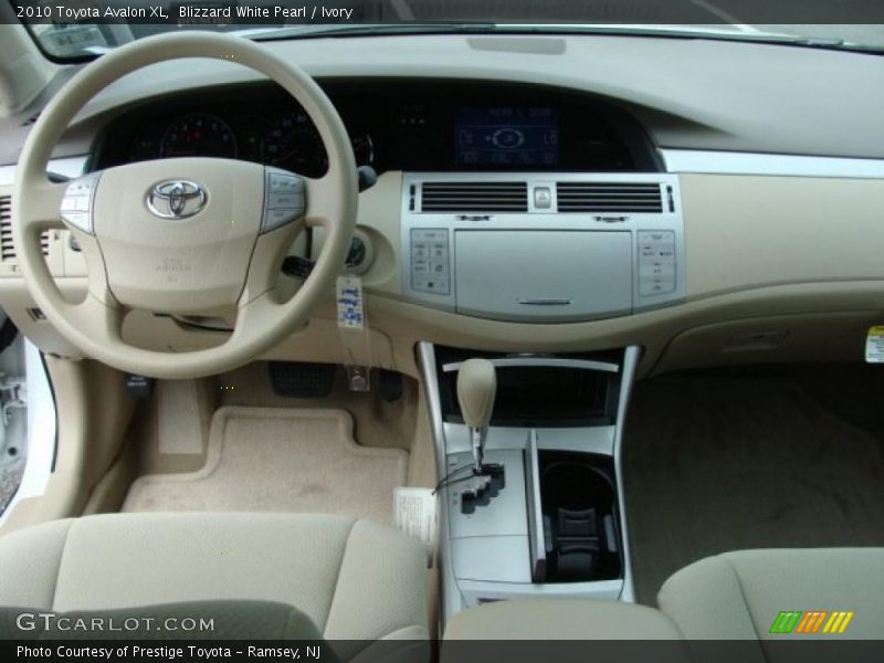 Blizzard White Pearl / Ivory 2010 Toyota Avalon XL