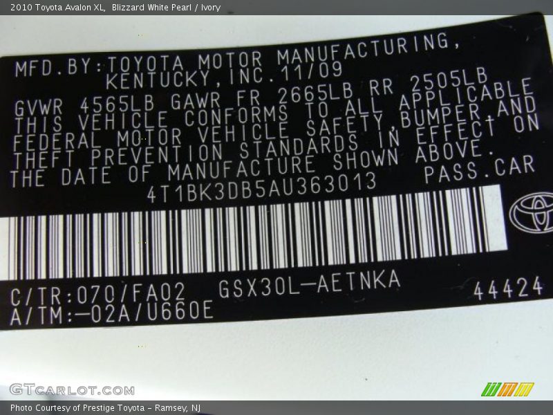 Blizzard White Pearl / Ivory 2010 Toyota Avalon XL