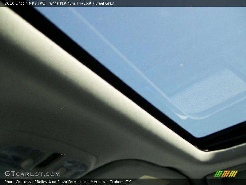 White Platinum Tri-Coat / Steel Gray 2010 Lincoln MKZ FWD