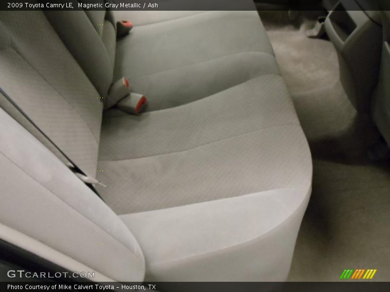 Magnetic Gray Metallic / Ash 2009 Toyota Camry LE