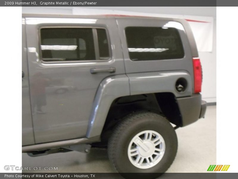 Graphite Metallic / Ebony/Pewter 2009 Hummer H3