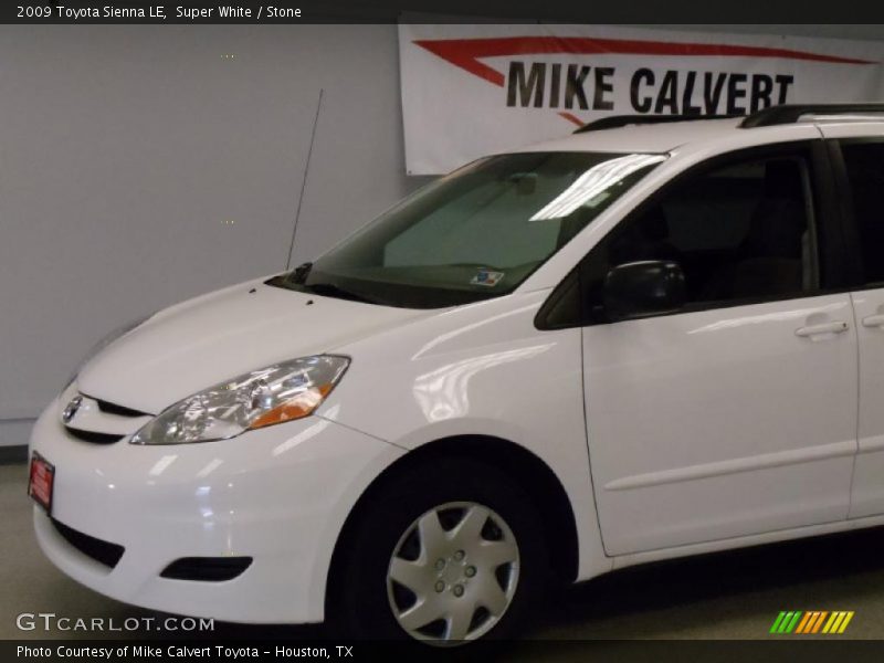 Super White / Stone 2009 Toyota Sienna LE