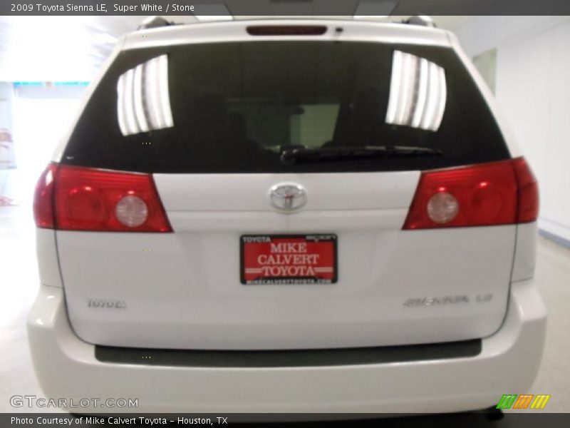 Super White / Stone 2009 Toyota Sienna LE
