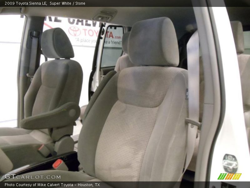 Super White / Stone 2009 Toyota Sienna LE