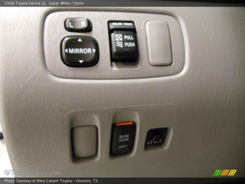Super White / Stone 2009 Toyota Sienna LE