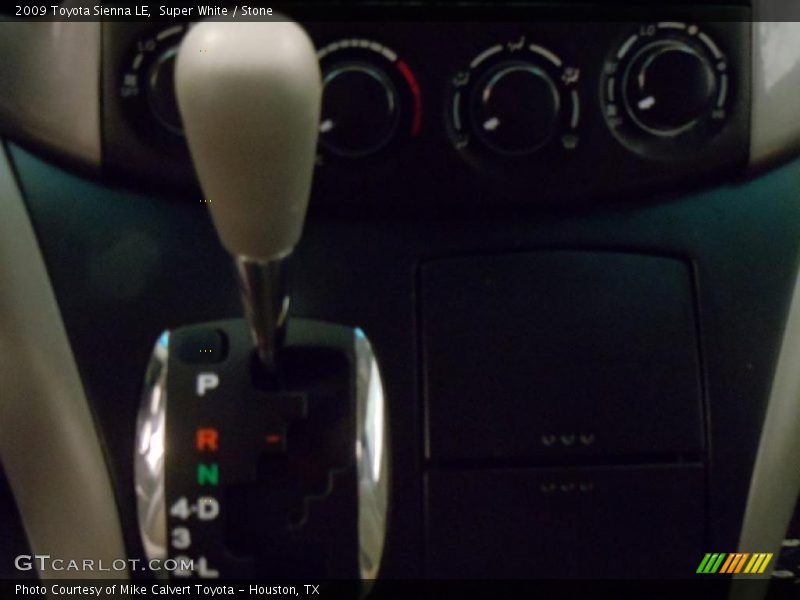 Super White / Stone 2009 Toyota Sienna LE