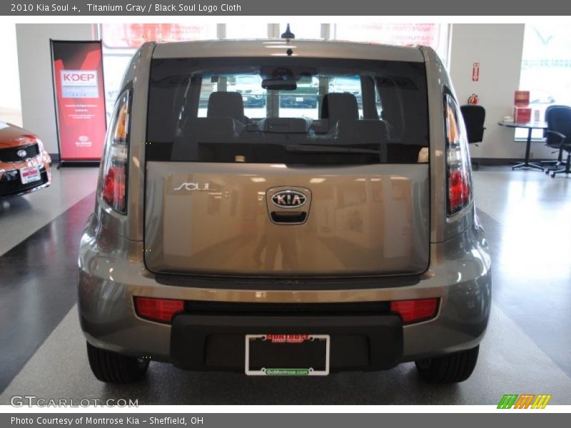 Titanium Gray / Black Soul Logo Cloth 2010 Kia Soul +