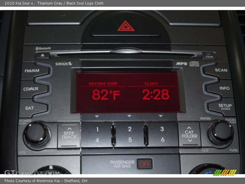 Titanium Gray / Black Soul Logo Cloth 2010 Kia Soul +