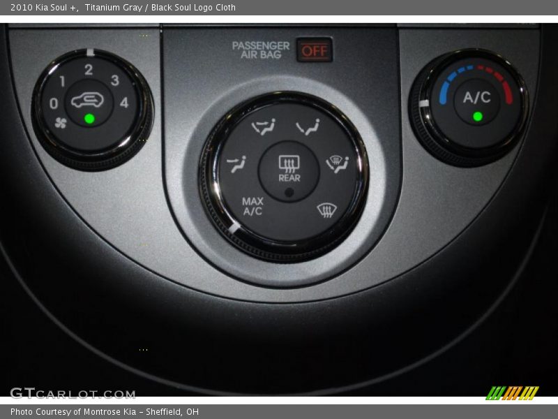 Titanium Gray / Black Soul Logo Cloth 2010 Kia Soul +