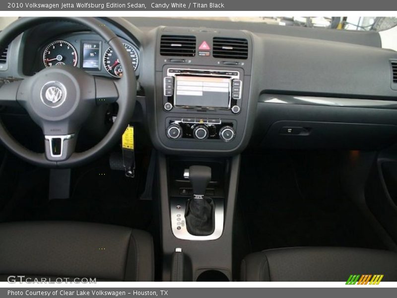 Candy White / Titan Black 2010 Volkswagen Jetta Wolfsburg Edition Sedan