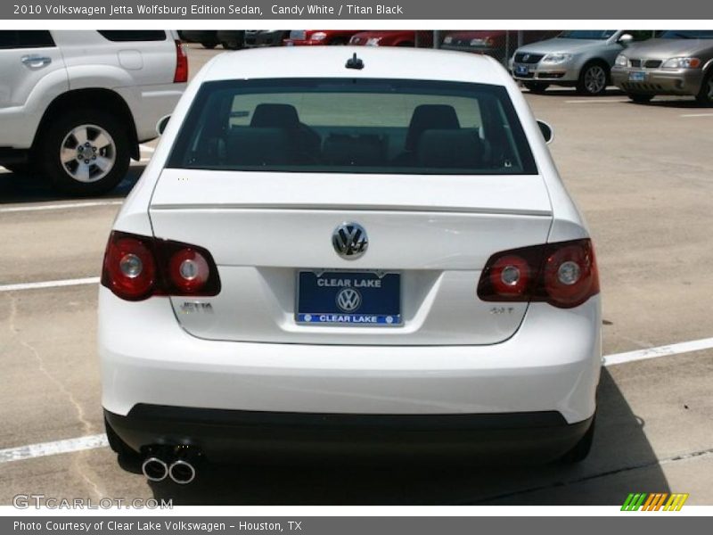 Candy White / Titan Black 2010 Volkswagen Jetta Wolfsburg Edition Sedan