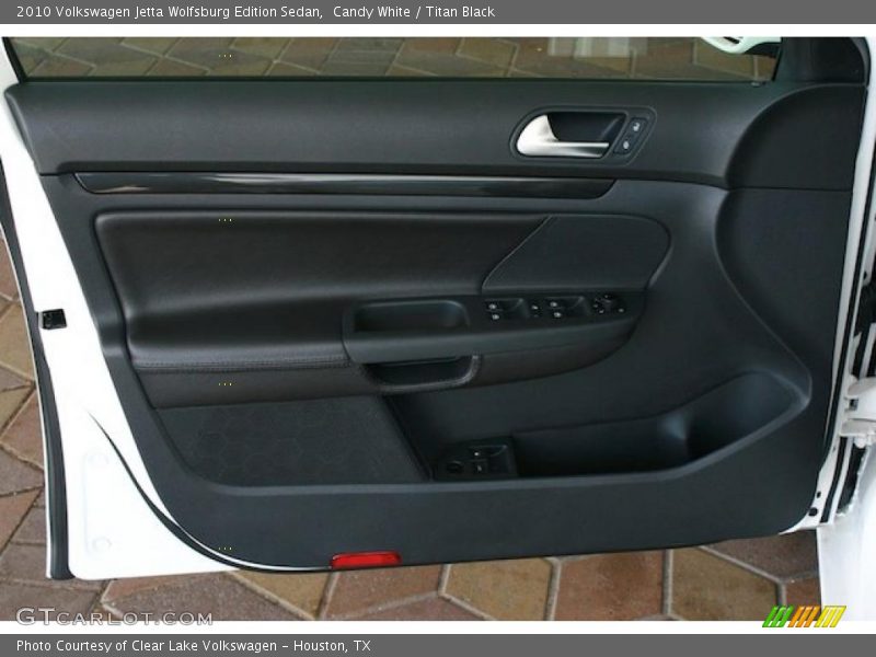 Candy White / Titan Black 2010 Volkswagen Jetta Wolfsburg Edition Sedan