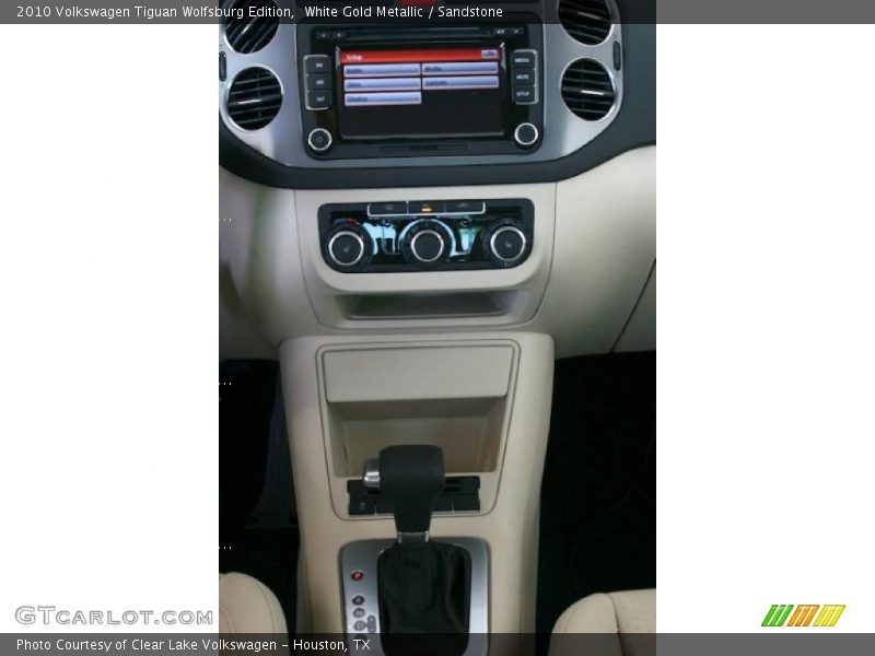 White Gold Metallic / Sandstone 2010 Volkswagen Tiguan Wolfsburg Edition