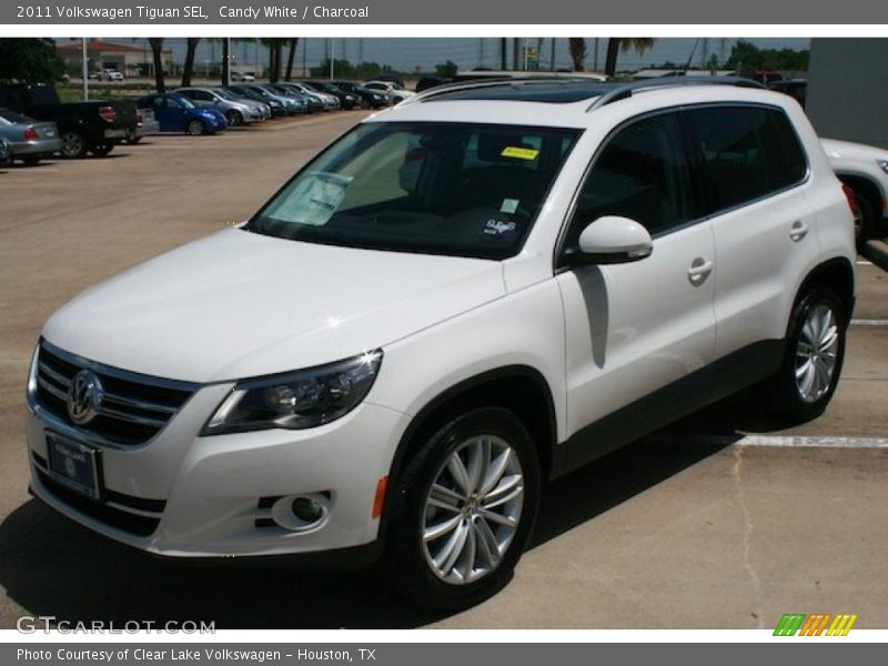 Candy White / Charcoal 2011 Volkswagen Tiguan SEL