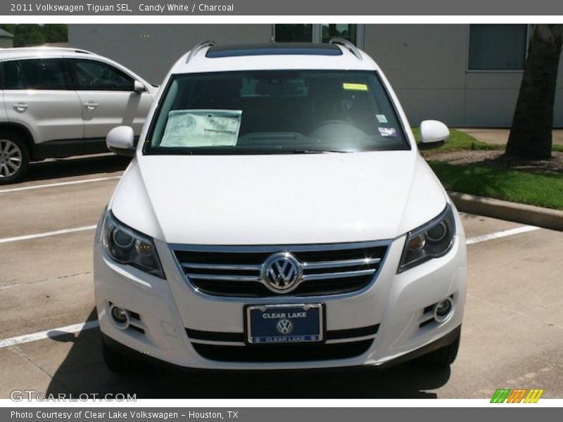 Candy White / Charcoal 2011 Volkswagen Tiguan SEL