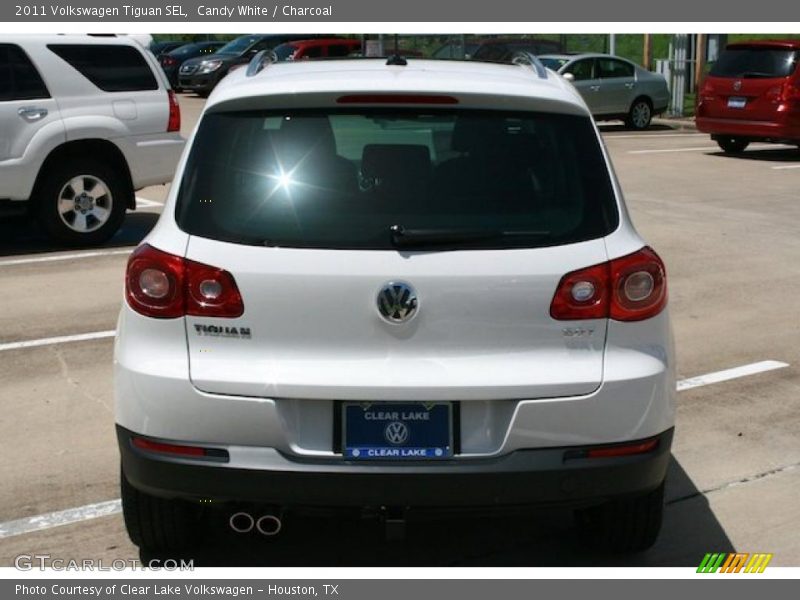 Candy White / Charcoal 2011 Volkswagen Tiguan SEL