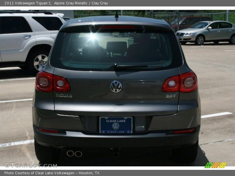 Alpine Gray Metallic / Clay Gray 2011 Volkswagen Tiguan S