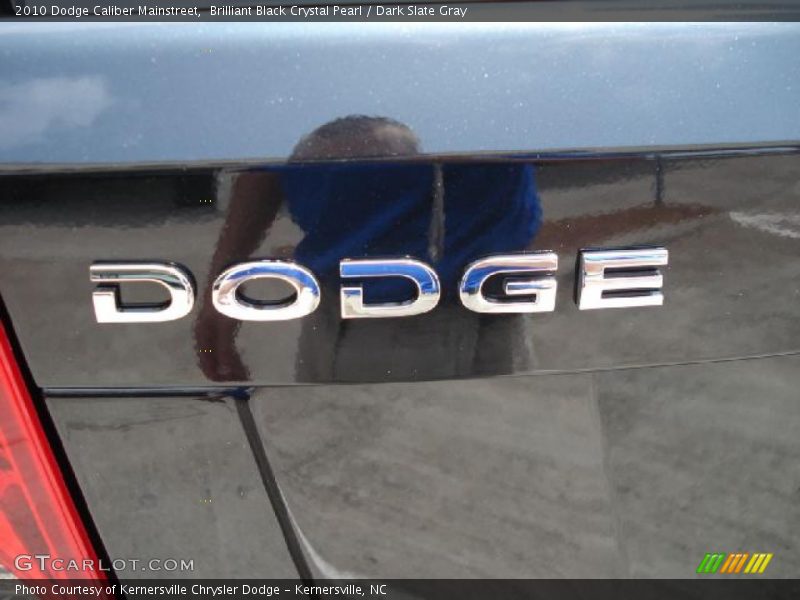 Brilliant Black Crystal Pearl / Dark Slate Gray 2010 Dodge Caliber Mainstreet