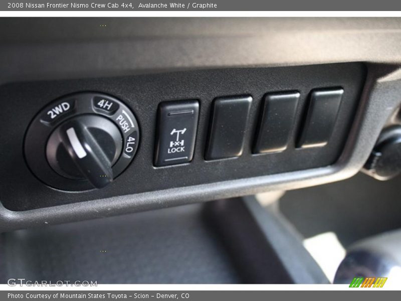 Avalanche White / Graphite 2008 Nissan Frontier Nismo Crew Cab 4x4