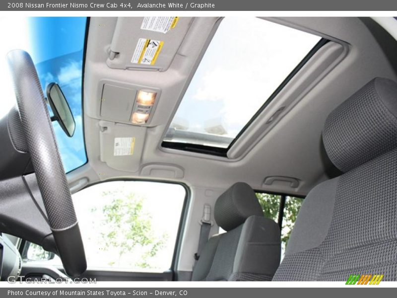 Avalanche White / Graphite 2008 Nissan Frontier Nismo Crew Cab 4x4
