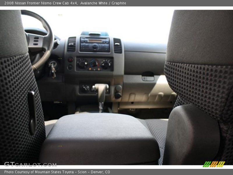 Avalanche White / Graphite 2008 Nissan Frontier Nismo Crew Cab 4x4