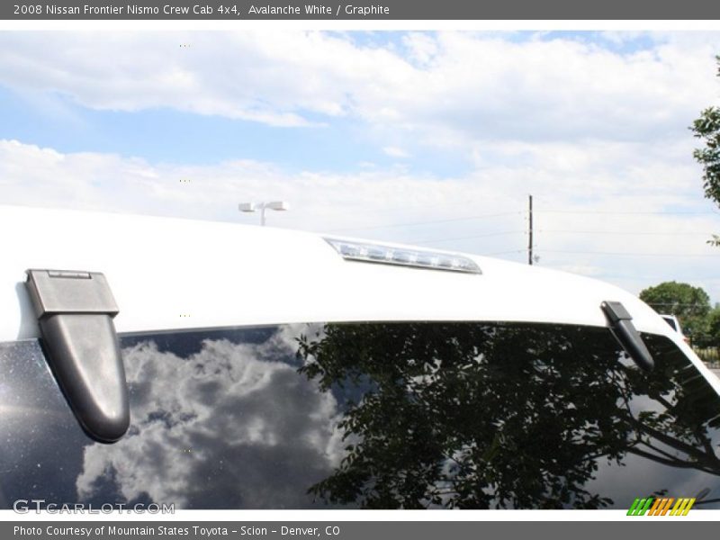 Avalanche White / Graphite 2008 Nissan Frontier Nismo Crew Cab 4x4