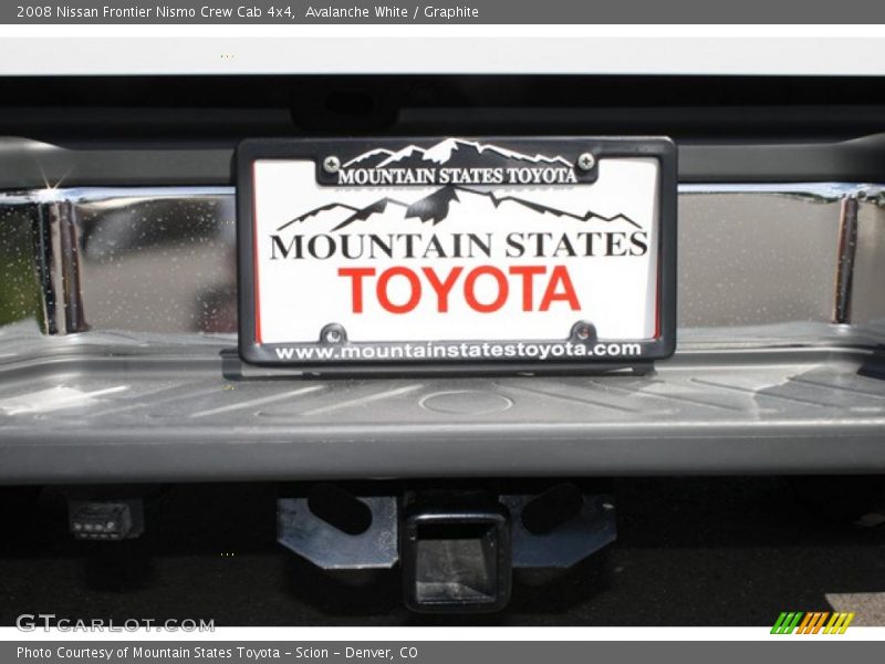 Avalanche White / Graphite 2008 Nissan Frontier Nismo Crew Cab 4x4