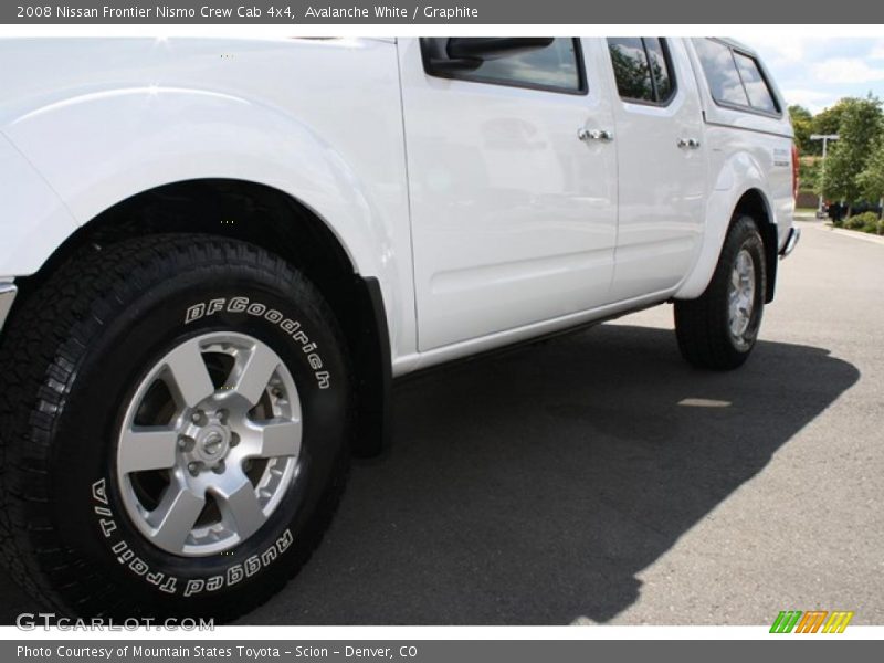 Avalanche White / Graphite 2008 Nissan Frontier Nismo Crew Cab 4x4