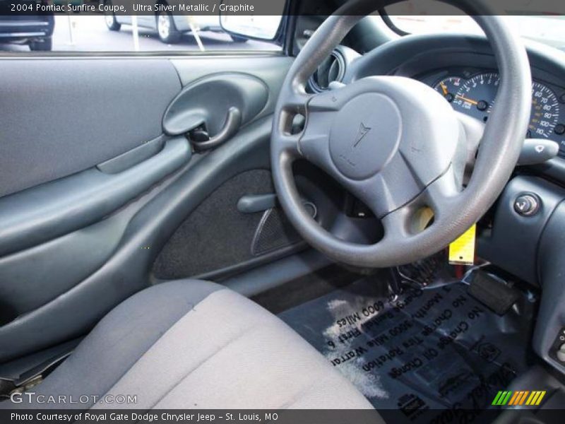 Ultra Silver Metallic / Graphite 2004 Pontiac Sunfire Coupe