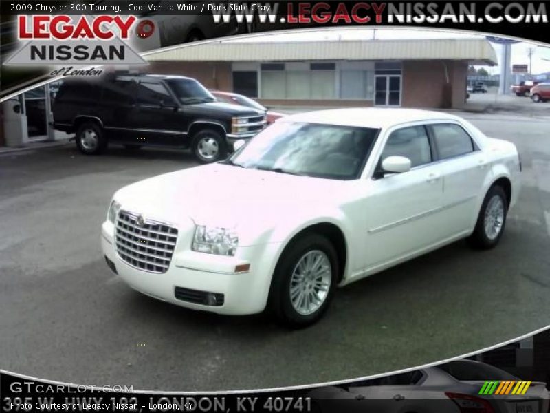 Cool Vanilla White / Dark Slate Gray 2009 Chrysler 300 Touring