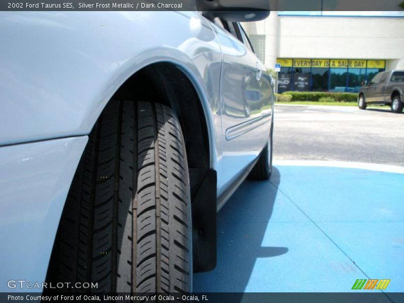 Silver Frost Metallic / Dark Charcoal 2002 Ford Taurus SES
