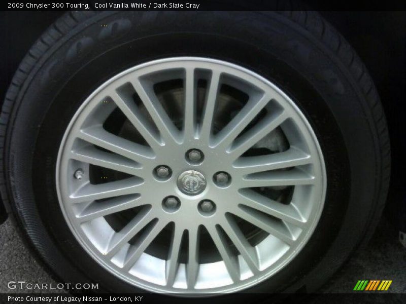 Cool Vanilla White / Dark Slate Gray 2009 Chrysler 300 Touring