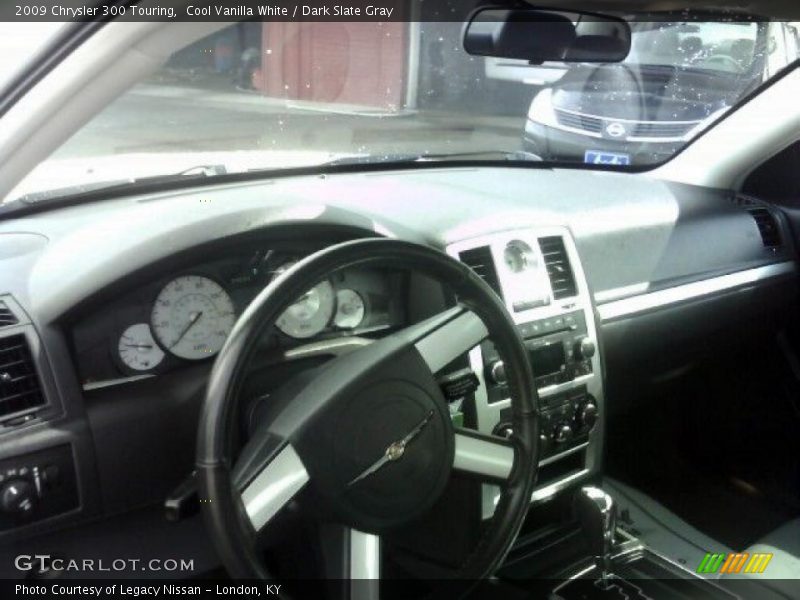 Cool Vanilla White / Dark Slate Gray 2009 Chrysler 300 Touring