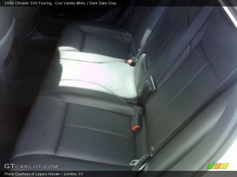Cool Vanilla White / Dark Slate Gray 2009 Chrysler 300 Touring