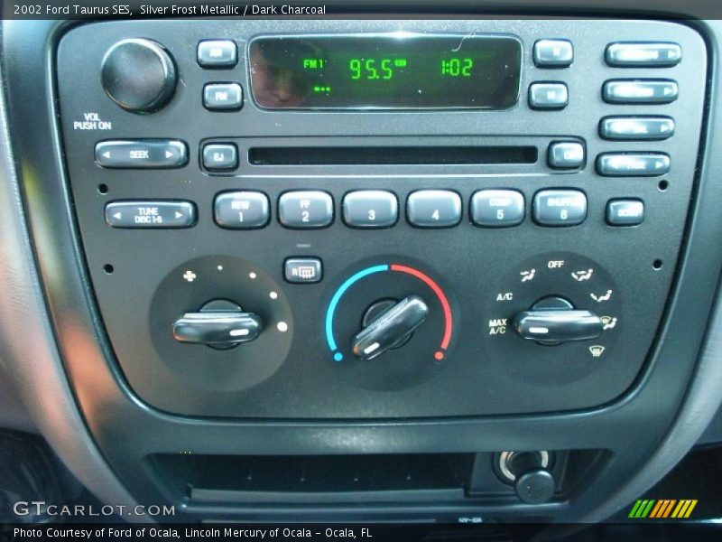 Silver Frost Metallic / Dark Charcoal 2002 Ford Taurus SES