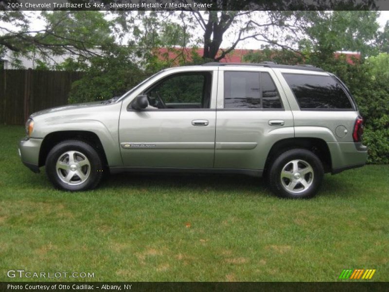 Silverstone Metallic / Medium Pewter 2004 Chevrolet TrailBlazer LS 4x4